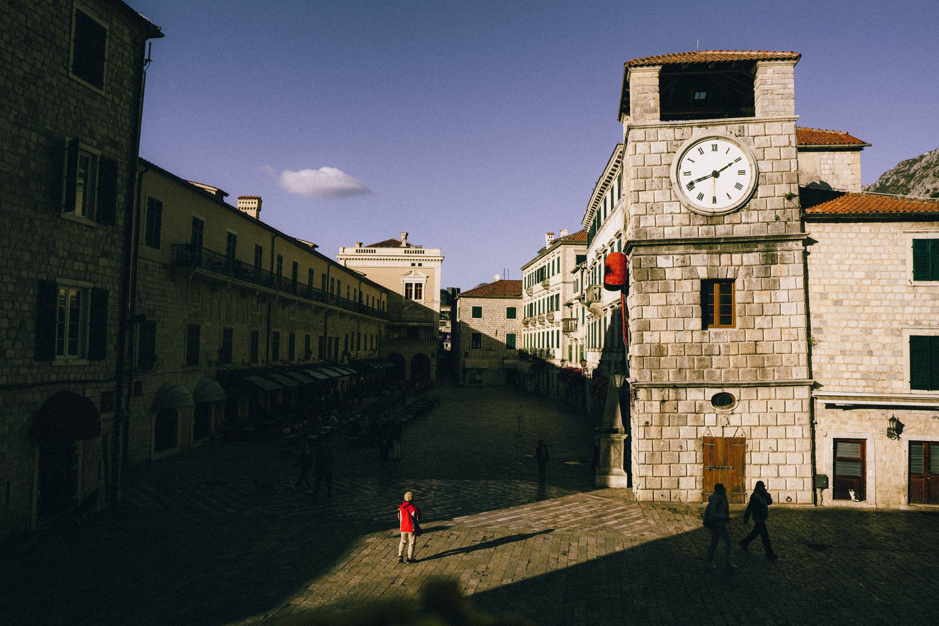 Kotor's Old Town Is the Wrong Place to Stay - But It's the Right Place to Eat Dinner