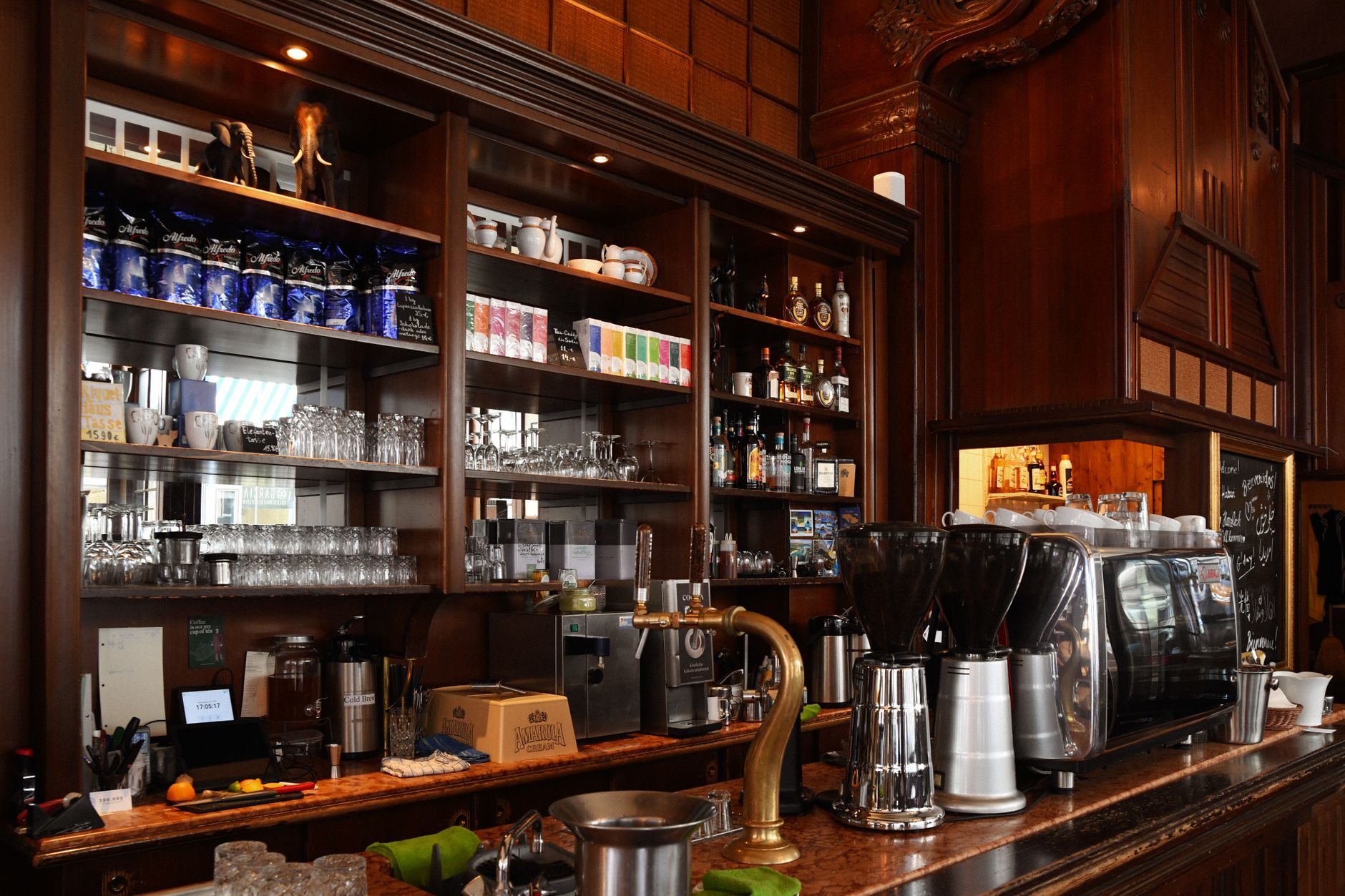 The Cheapest Meal in Most European Cities Is Standing at a Bar